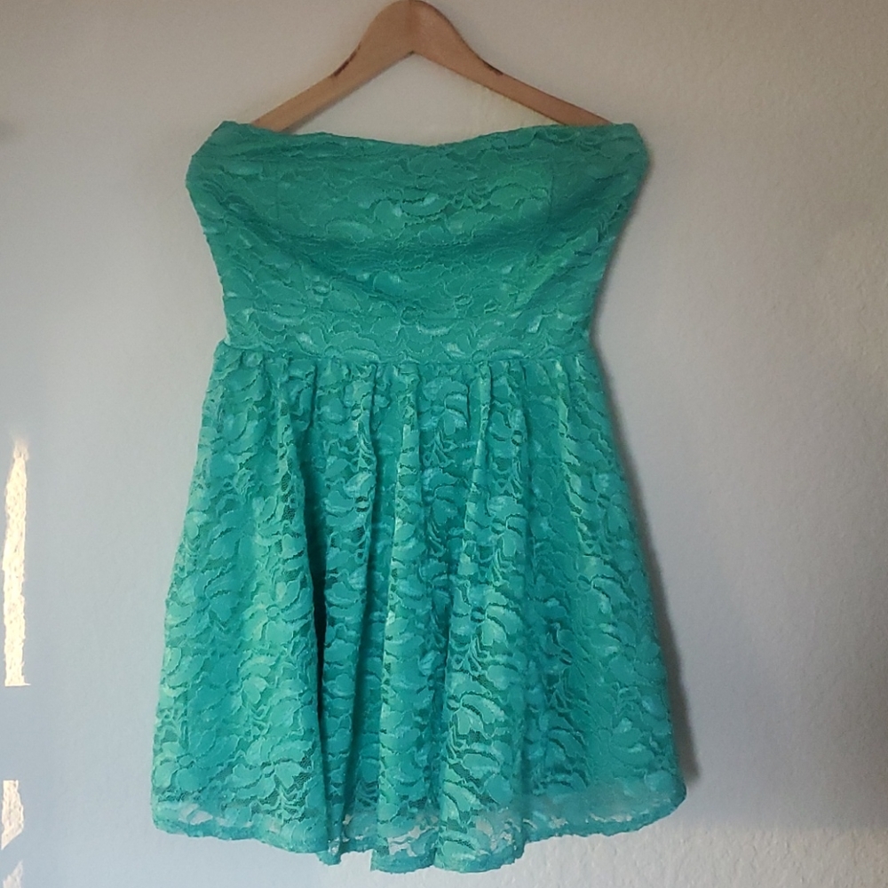 La Seala USA strapless lace dress